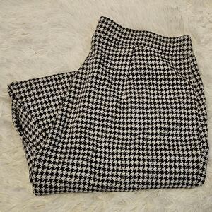H&M Women's Black and White Houndstooth Pull On Size M Straight Leg Pants